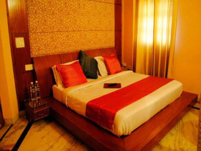 Oyo 10425 Queens Pearl Inn דהראדון מראה חיצוני תמונה